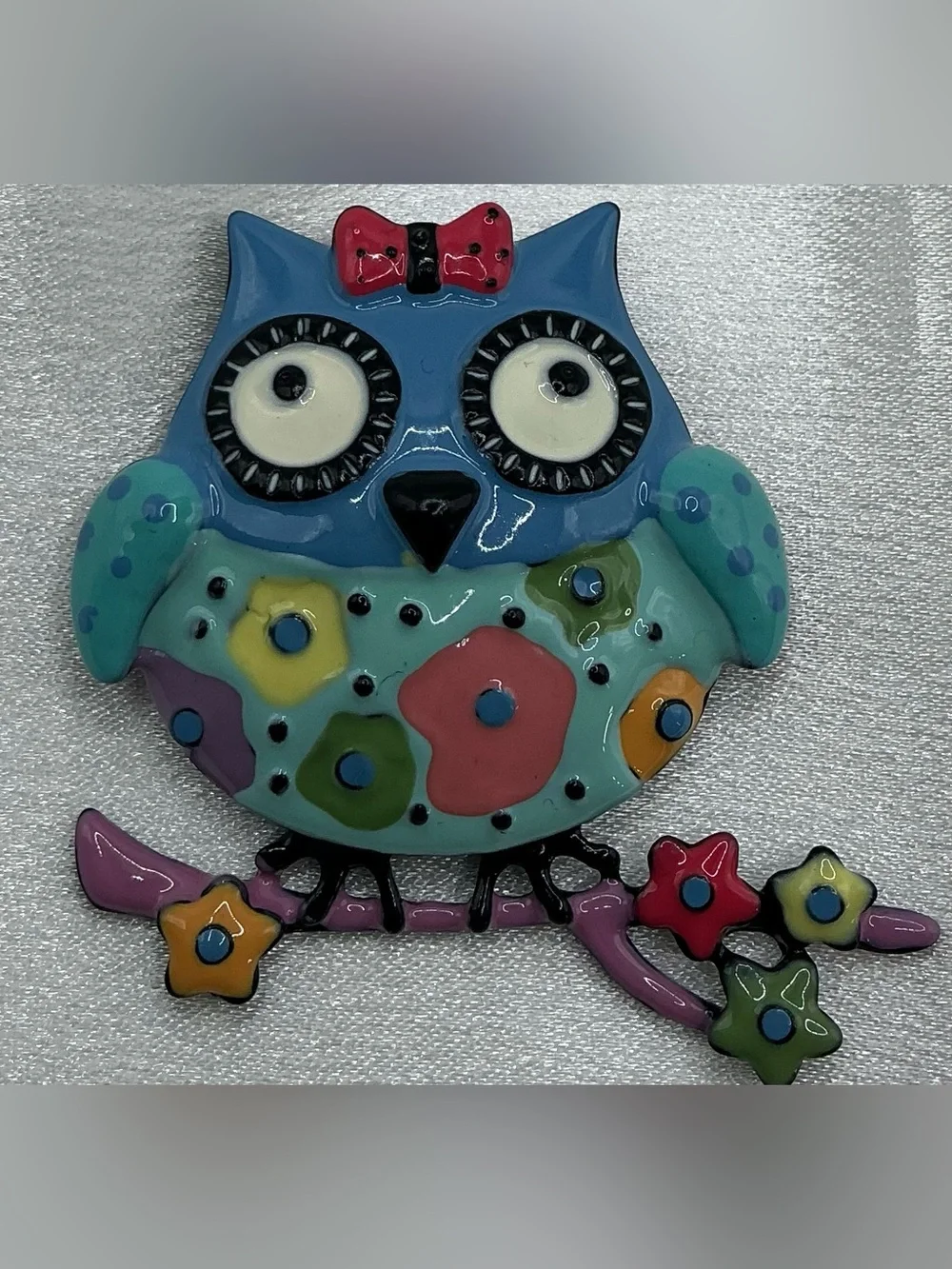 BLUE MULTICOLOR PRINTED BELLY OWL WITH BOW ON BRANCH BROOCH NWOT